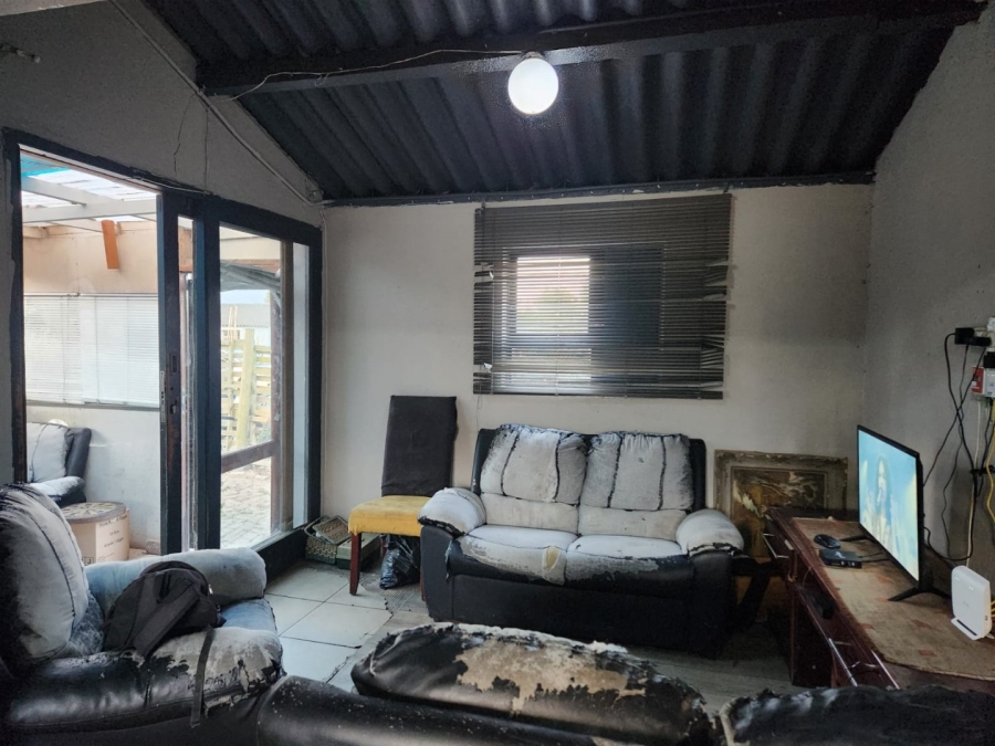 2 Bedroom Property for Sale in Conville Western Cape